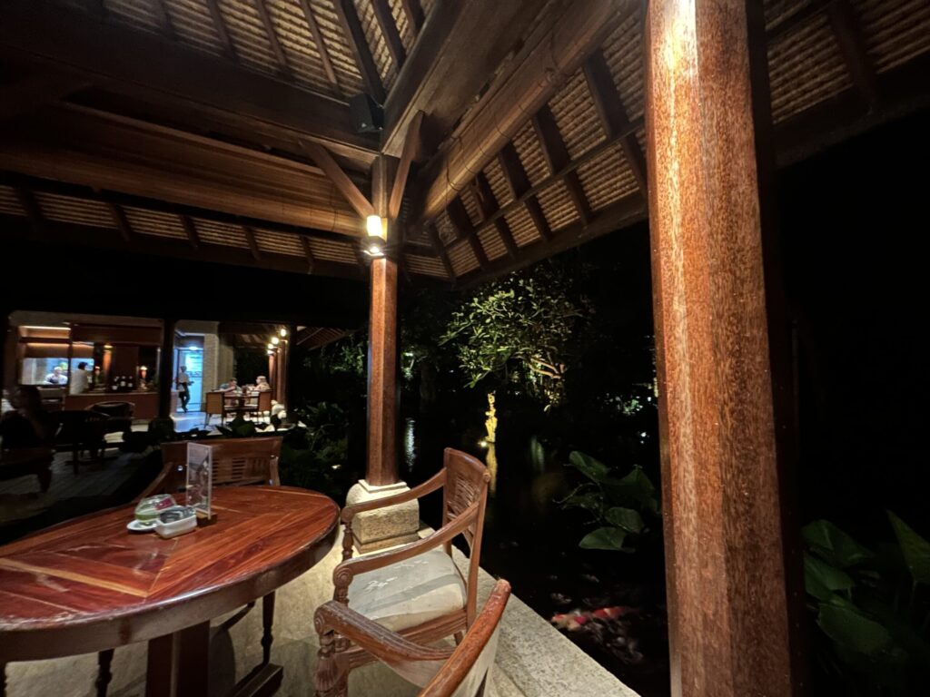 ハイアットリージェンシーバリのクラブラウンジの夜景